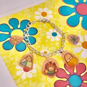 Groovy Girls Shrinkalicious Doll, Purse and Flower Charm Chain Bracelet